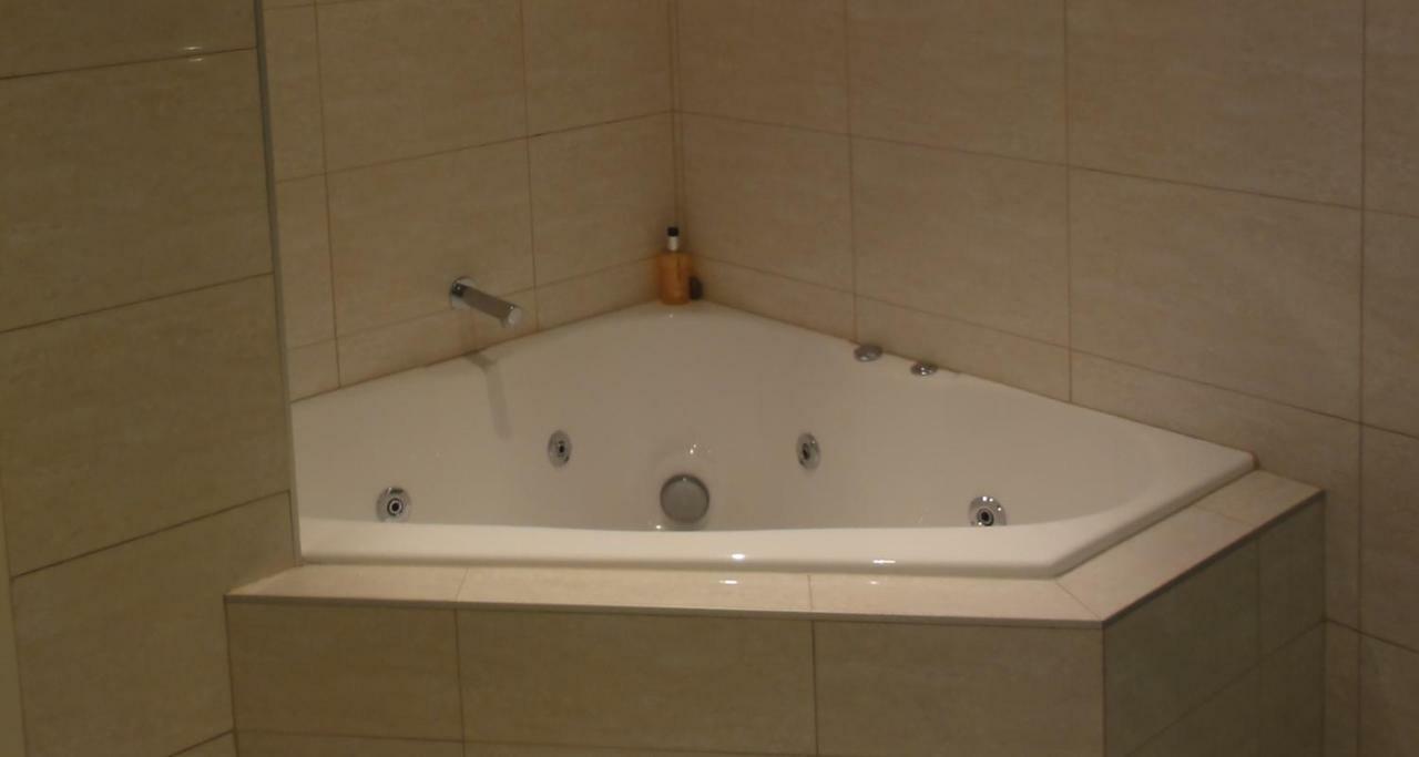 130 At The Waves Apartment Cowes Ngoại thất bức ảnh